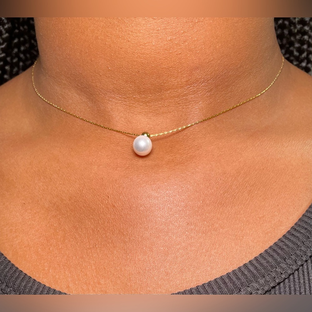 Timeless Gold Pearl Pendant Necklace